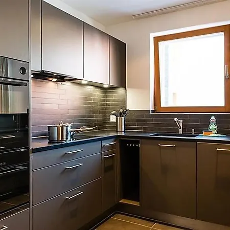 Appartement Sleeps 8 Wifi *